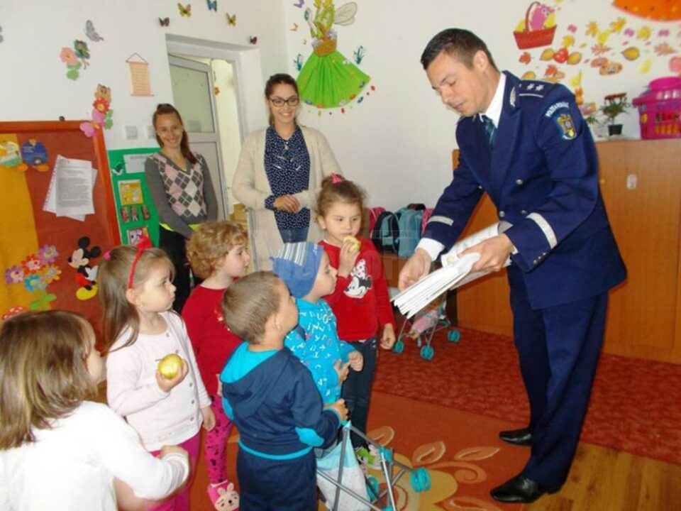 Polițiștii le-au vorbit copiilor despre fenomenul Bullying, al discriminării între colegi
