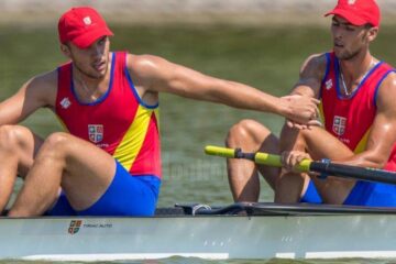 Cosmin Pascari (stânga) va lupta pentru o medalie mondială de seniori în proba de dublu rame