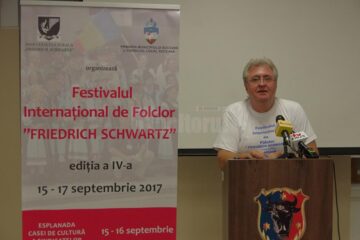 Festivalul Internațional de Folclor „Friedrich Schwartz”, ediția a IV-a, a debutat ieri cu Parada Portului Popular
