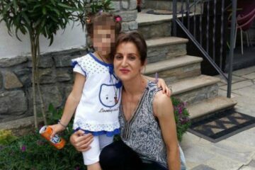 Alina Mihaela Olaru cu fiica ei, într-o poză denumită de mamă "Zâna mea frumoasă"