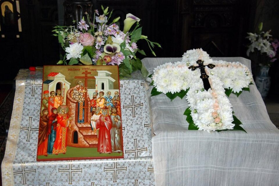 Rolul Sfintei Cruci în viața credincioșilor Rolul Sfintei Cruci în viața credincioșilor