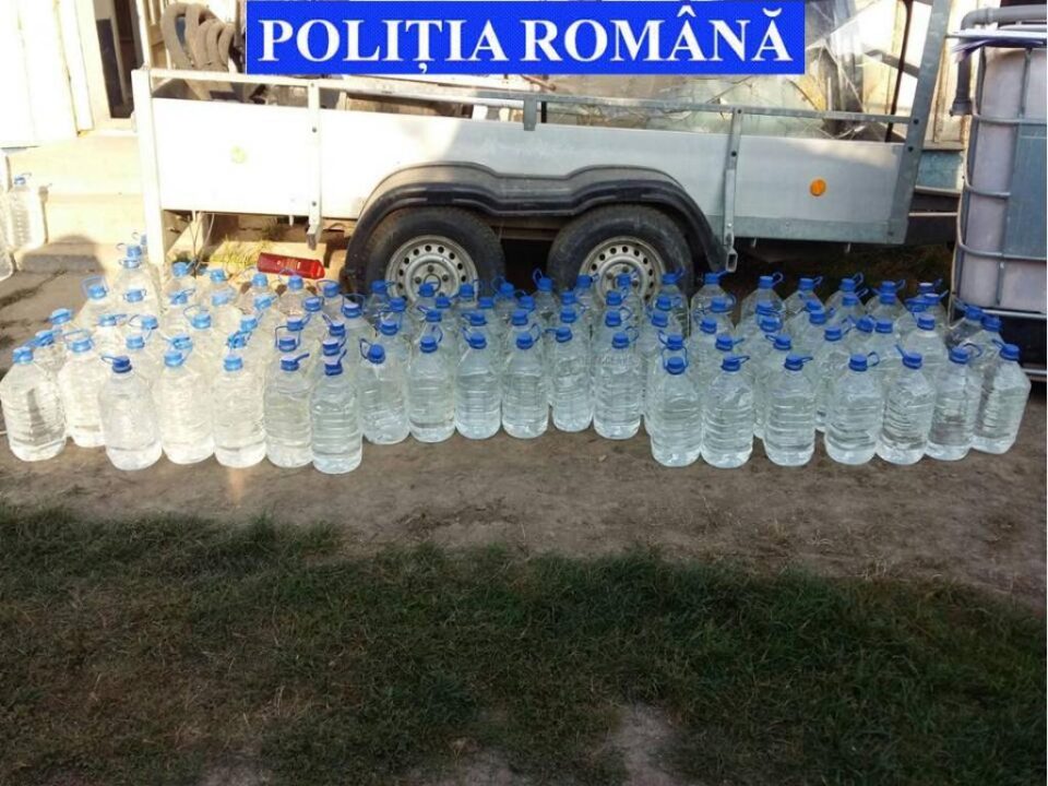 O tonă de alcool, confiscată de polițiști