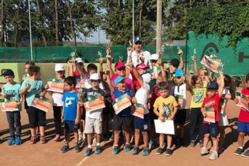Peste 40 de copii cu vârste cuprinse între 4 și 9 ani au participat la Cupa de tenis Monitorul