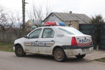 Polițiștii au întocmit pe numele bărbatului dosar penal pentru săvârșirea mai multor infracțiuni