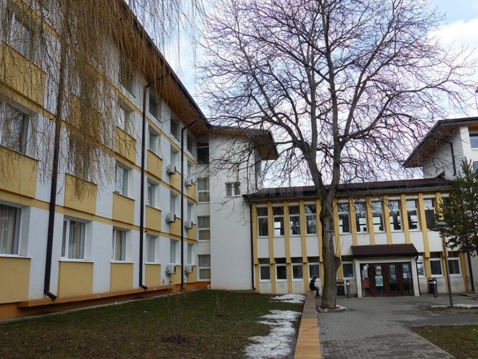Universitatea din Suceava poate onora mai puțin de jumătate din numărul de cereri