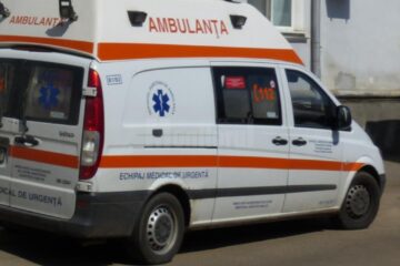 Bătrâna accidentată a ajuns a doua zi, cu ambulanța, la spital