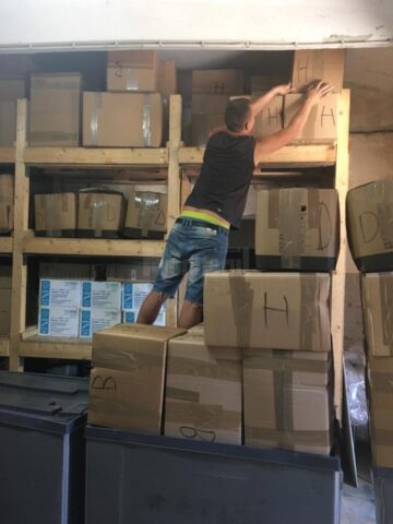 Peste 12 tone de hrană și produse de îngrijire, donate din Germania pentru adăpostul de câini al Sucevei