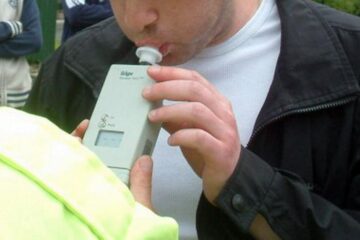 Doi șoferi băuți, prinși dintr-un „foc” de un echipaj rutier