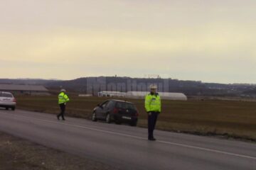 Polițiștii au oprit mașina abia după o urmărire de un kilometru