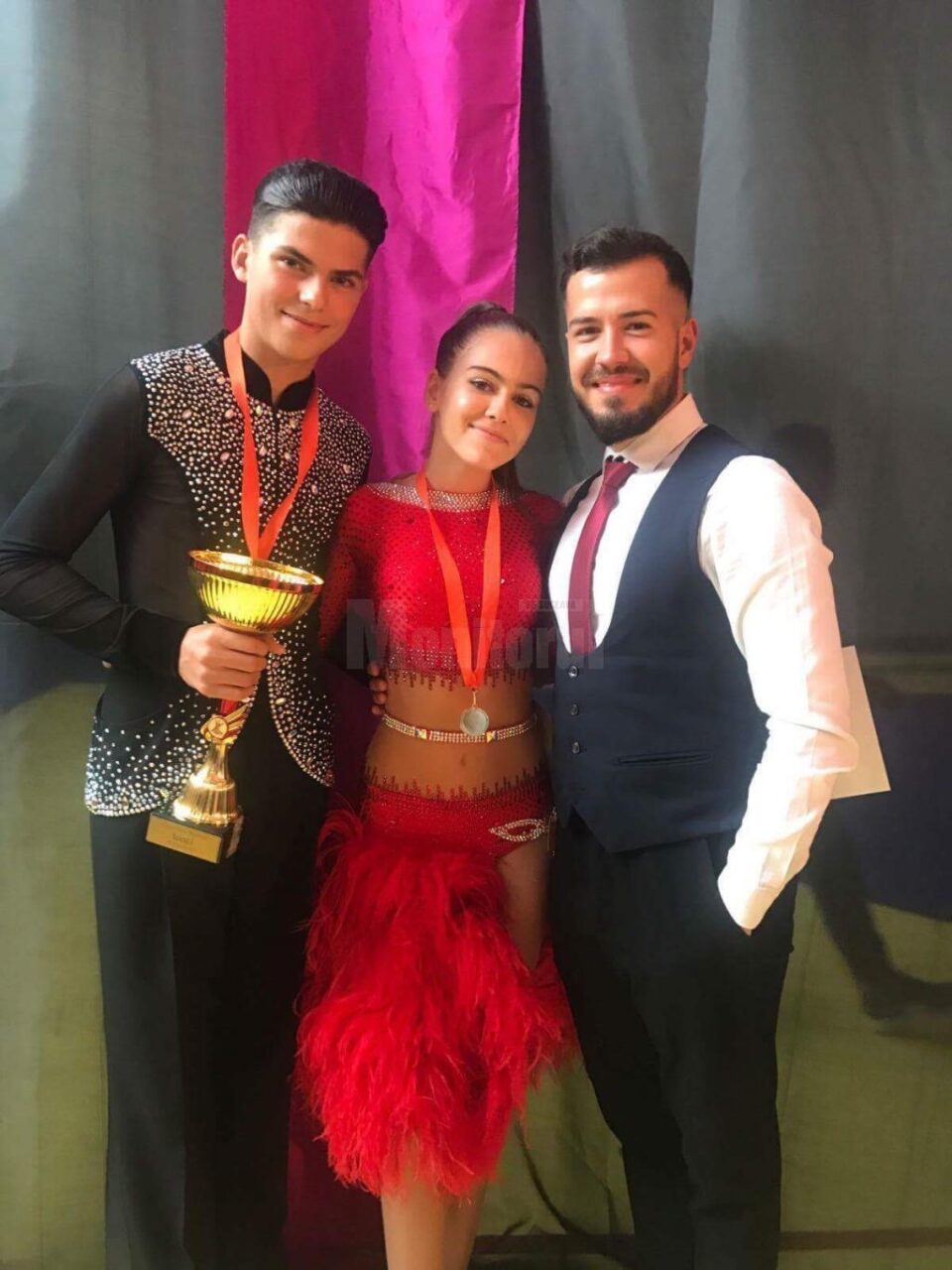 Mario si Isabella, alături de antrenorul lor, Vlad Palamariu