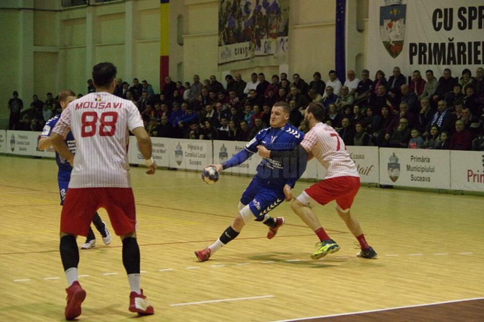 Gabriel Burlacu a făcut o entorsă la mijlocul primei reprize de la Timișoara și n-a mai putut continua partida Gabriel Burlacu a făcut o entorsă la mijlocul primei reprize de la Timișoara și n-a mai putut continua partida