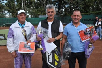 Laureații de la categoria Veterani, peste 60 de ani Sterian Andrieș, Gigi Beraru și Dumitru Negru