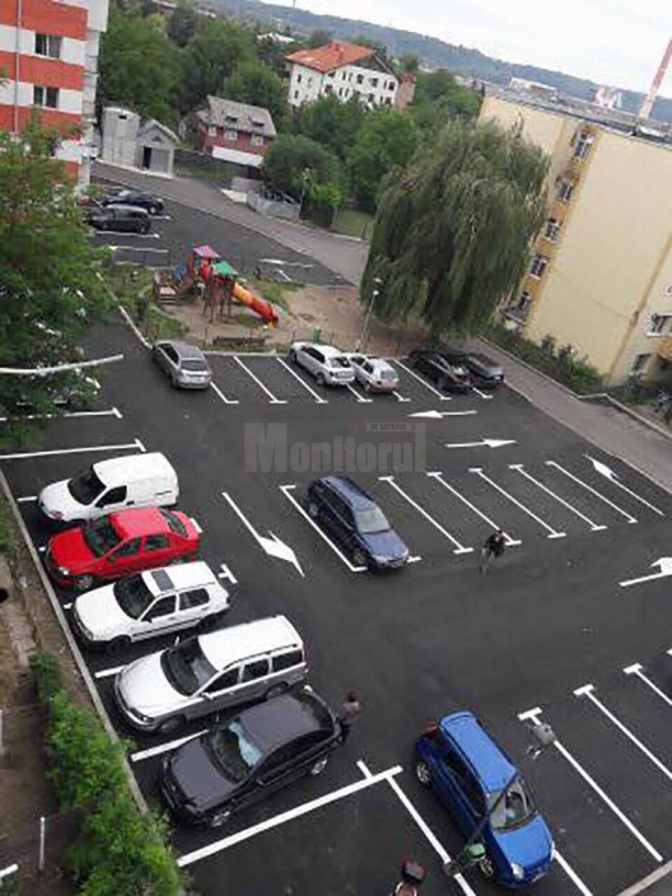 În zona străzii Florilor din Burdujeni a fost amenajată o nouă parcare pentru 74 de mașini