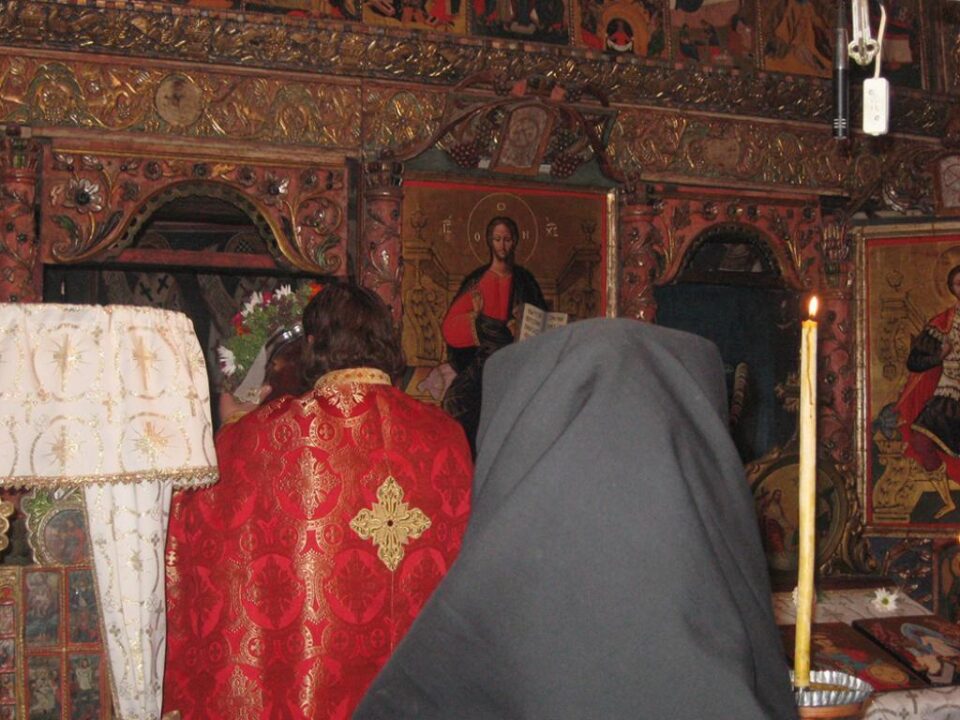 „Cunoașterea semețește, iubirea zidește”