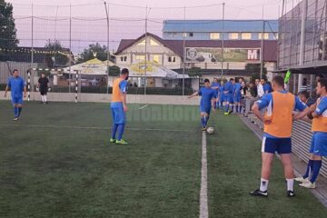 Angajații suceveni practică fotbal de relaxare în cadrul Ligii Companiilor