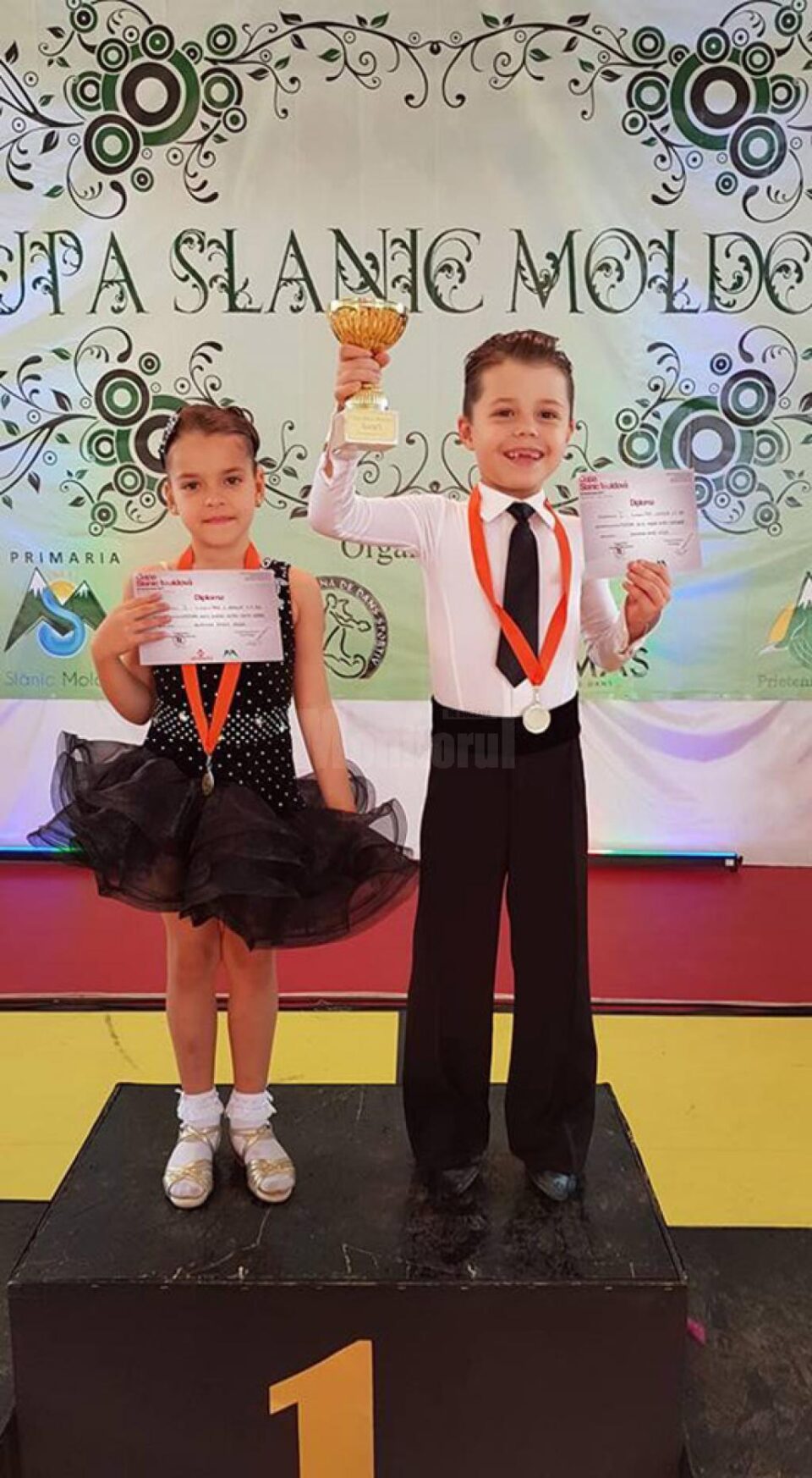 Performanță Dansatori suceveni, pe primele locuri la Concursul de dans sportiv „Cupa Slănic Moldova”