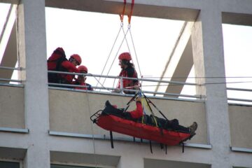 Mare desfășurare de forțe pentru simularea unui cutremur urmat de incendiu, la Spitalul Județean