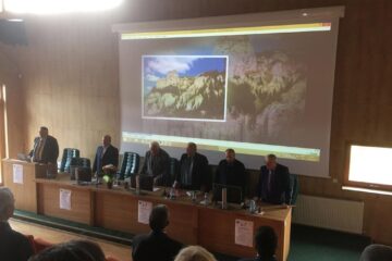 Mai multe personalități din lumea academică au participat la deschiderea Școlii Academice de Montanologie