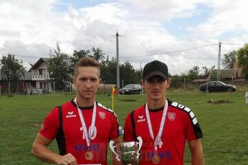 Doi frați din Frasin, medaliați cu bronz în Campionatul Național de Oină