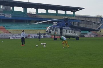 Elicopterul din imagine, prezență inedită la antrenamentul de ieri al Forestei