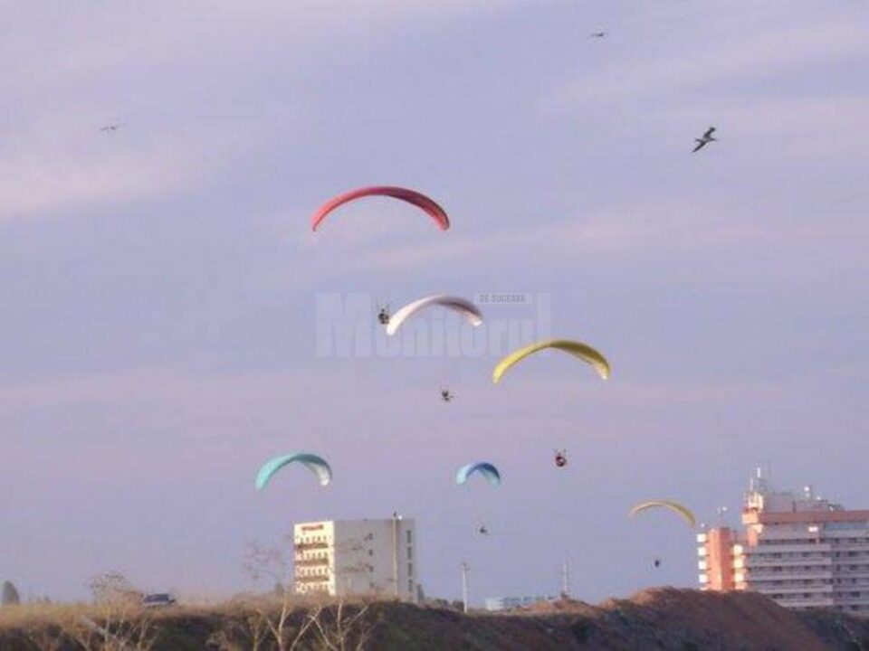 În Suceava vor fi organizate cursuri de parapantă