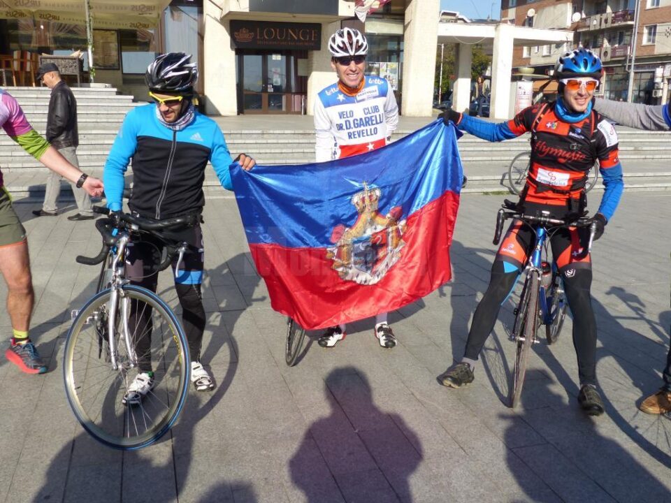 Biciclistii au plecat vineri dimineata, la ora 10.00, de pe esplanada Casei Culturii