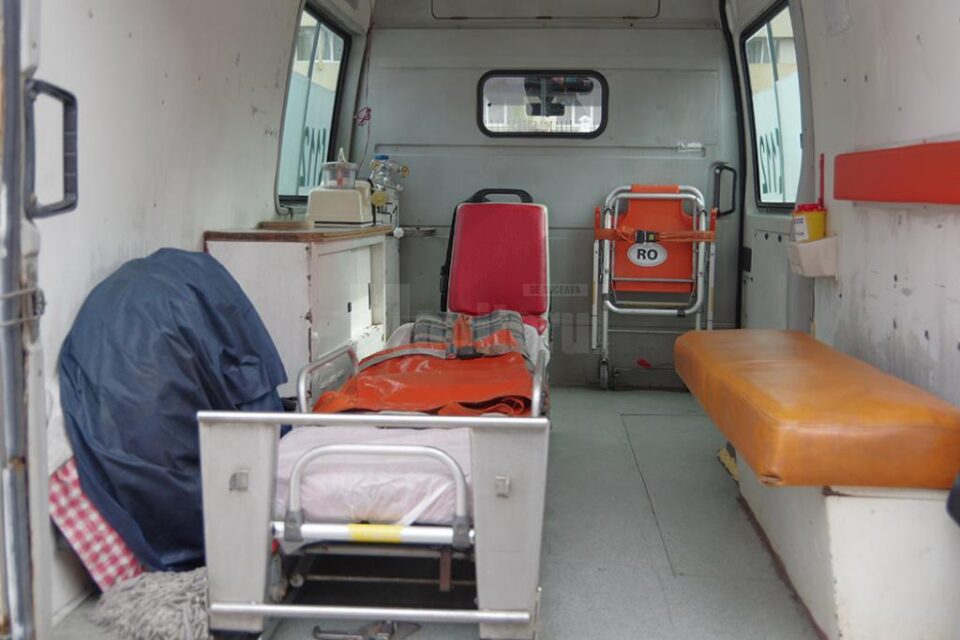 Interiorul uneia dintre ambulanțele din parcul auto al SAJ Suceava