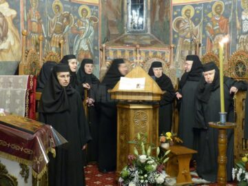 Slujbă de Te Deum și lansări de carte, la Mănăstirea Voroneț, în cinstea Stareței Irina Pântescu