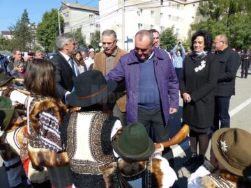 „Târgul Lăptarilor” și „Drumul Lemnului” au atras mii de vizitatori, ieri, la Câmpulung Moldovenesc