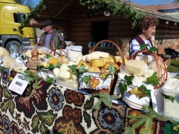 „Târgul Lăptarilor” și „Drumul Lemnului” au atras mii de vizitatori, ieri, la Câmpulung Moldovenesc