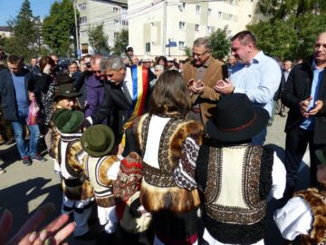 „Târgul Lăptarilor” și „Drumul Lemnului” au atras mii de vizitatori, ieri, la Câmpulung Moldovenesc