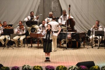 În 85 de unități școlare se va studia folclorul – opțional, datorită Proiectului „10 pentru folclor”, ediția a II-a