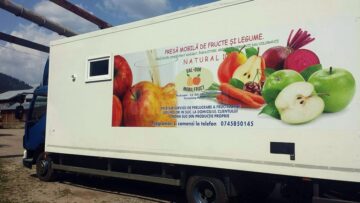 Întreaga instalație de procesat sucuri a fost montată în interiorul unui autocamion, care se deplasează la domiciliul clientului