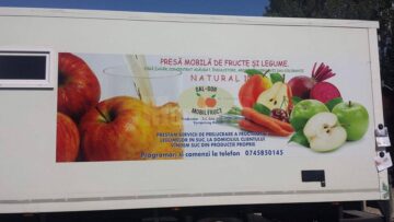 Suc de fructe și legume preparat la domiciliul clienților de o presă mobilă