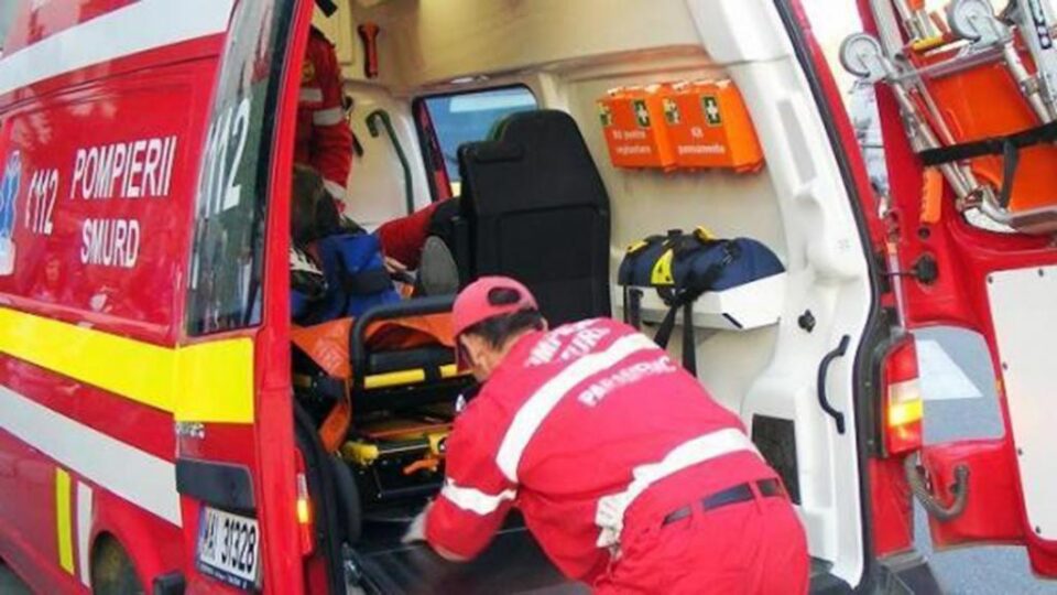 Doi bărbați au ajuns la spital, în urma unor accidente de muncă