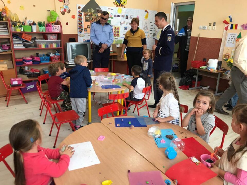 Acțiunea preventivă organizată ieri la școala din Platinoasa