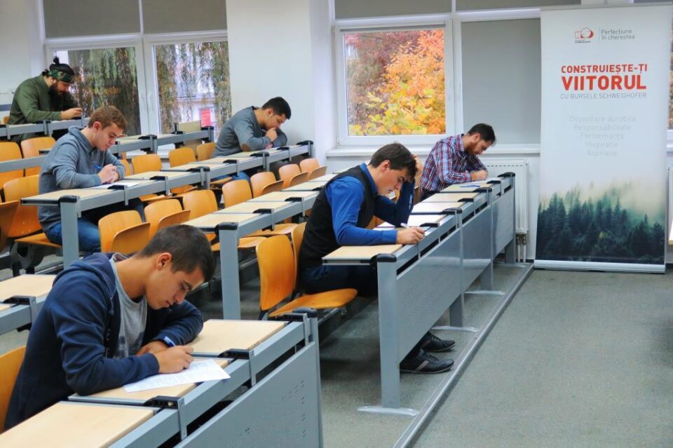 Holzindustrie Schweighofer extinde programul de burse acordate viitorilor specialiști în industria lemnului