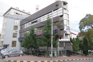Clădirea Banc Post din centrul municipiului Suceava este scoasă la închiriere