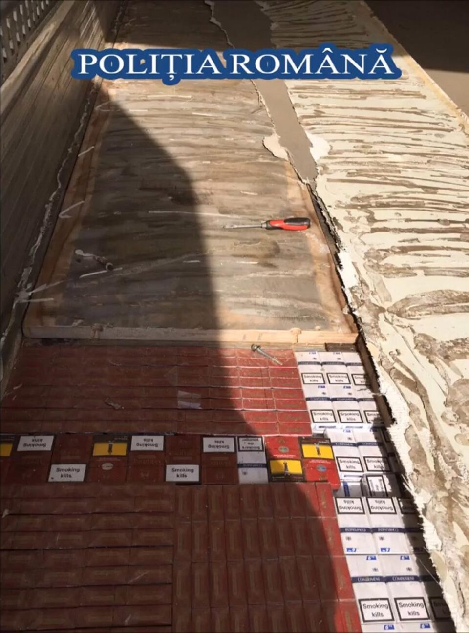 Țigările erau ascunse în pereții și podeaua autotrenului