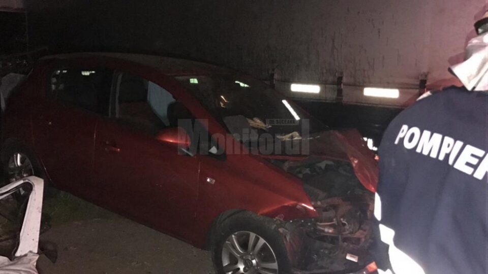 Autoturismul care circula din spatele autoutilitarei, implicat și el în accident