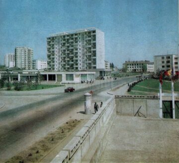Blocul Lamă din cartierul Areni, construit pe piloți din beton, în apropierea albiei pârâului care curgea cândva prin zonă