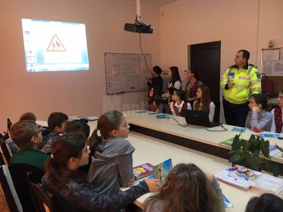Grupuri mari de elevi au fost angrenate în activitățile de prevenire