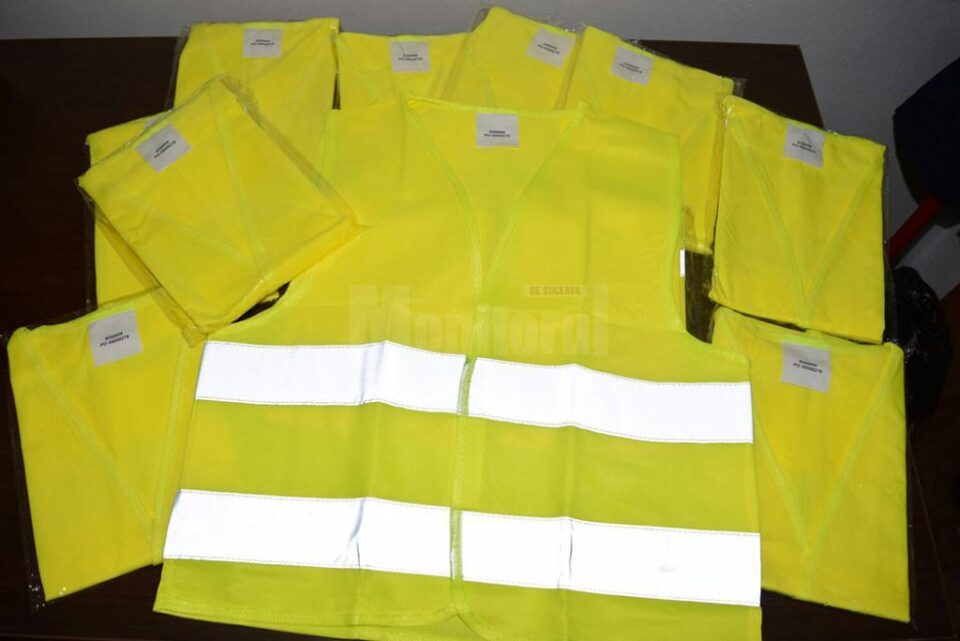 Plăcuțele reflectorizante au fost montate pe loc, în trafic