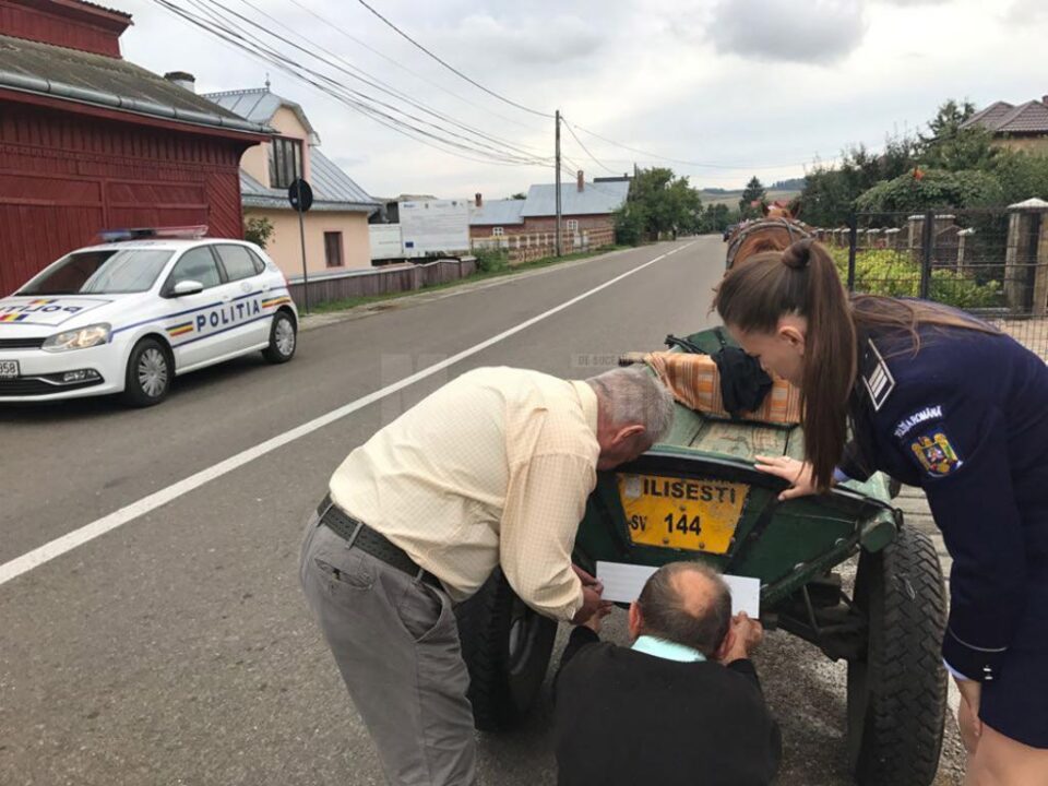 Plăcuțele reflectorizante au fost montate pe loc, în trafic