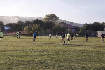 Fază de joc din întâlnirea Siretul Dolhasca - Moldova Drăgușeni