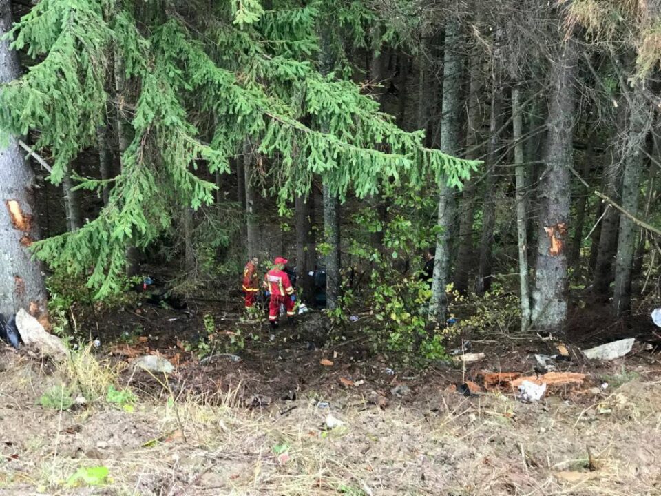 A ajuns cu mașina în râpă, în Pasul Tihuța