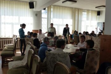 Guvernul a decis ca elevii din școlile speciale să nu mai primească mâncare în weekend