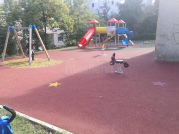 Lucrările de reparații și cauciucări la 30 de locuri de joacă vor fi finalizate luna aceasta