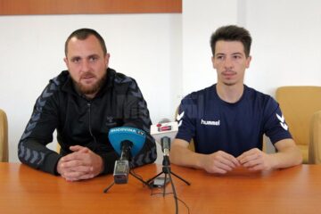 Antrenorul Adrian Chiruț și extrema Cătălin Costea