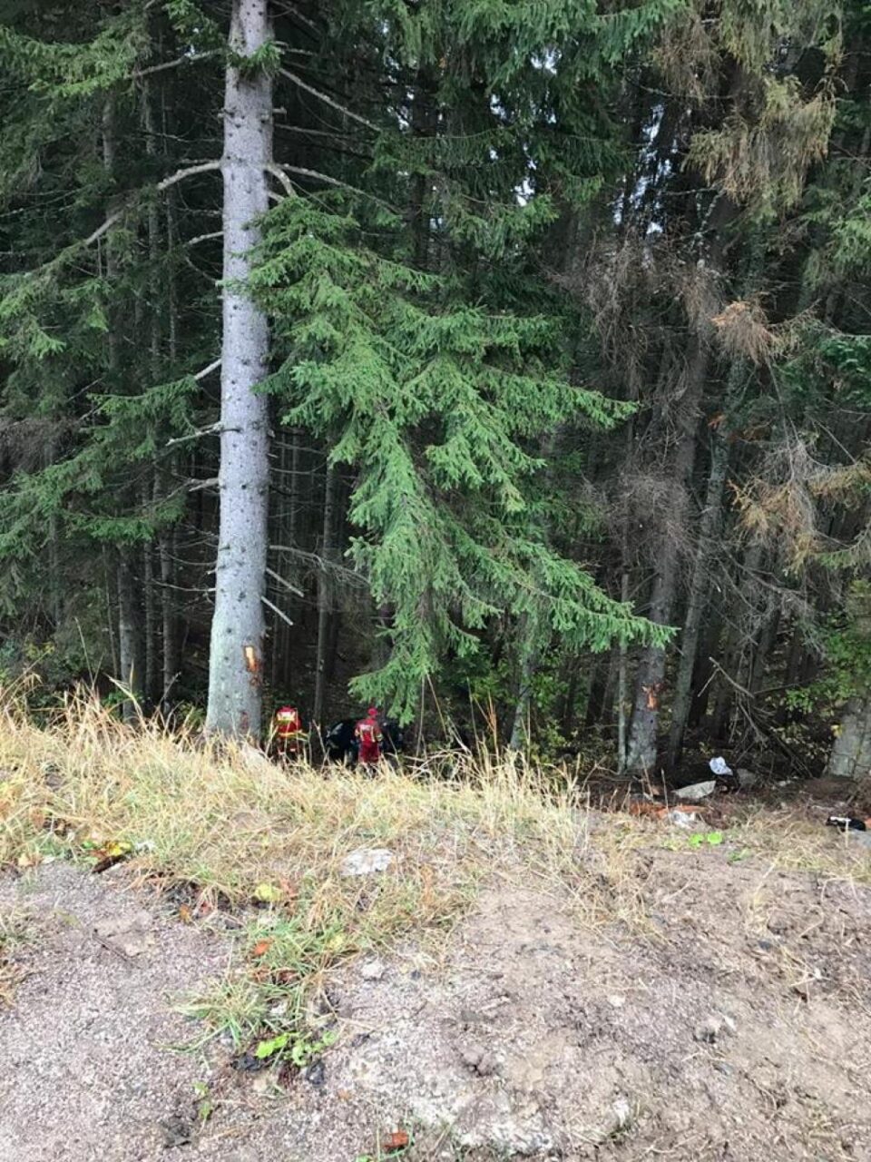 A ajuns cu mașina în râpă, în Pasul Tihuța